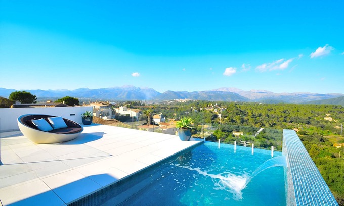 Buger Ski Chalet | Montblau 049 exclusive villa with private swimming pool, jacuzzi, barbecue and air conditioning