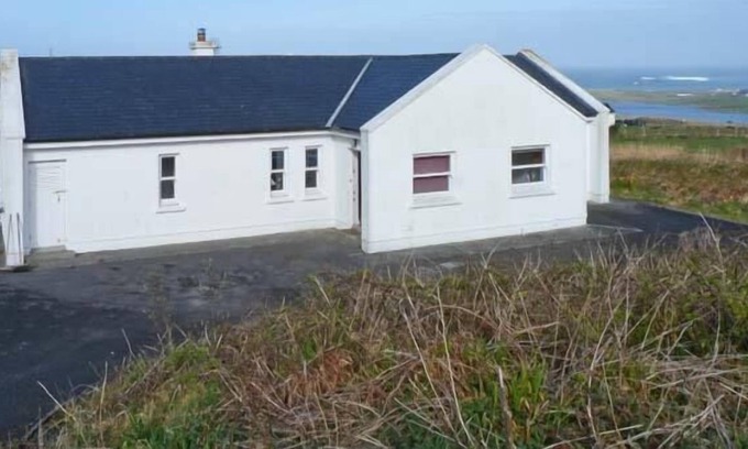 Killadoon Cottage | MONTBRETIA LODGE, pet friendly in Louisburgh, County Mayo