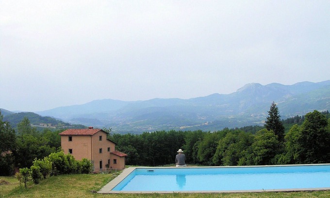 Castelnuovo di Garfagnana Villa | Monte Rotondo, Tuscany Villa with large private pool 200 mtrs walk to restaurant