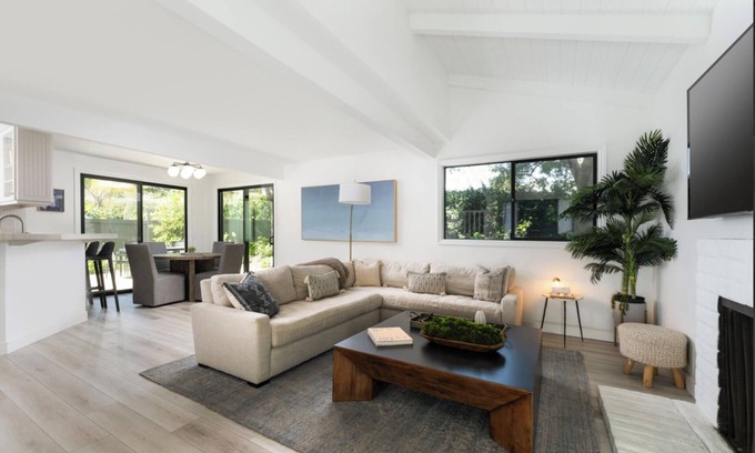 Montecito House | Montecito-Chic Beachside Retreat