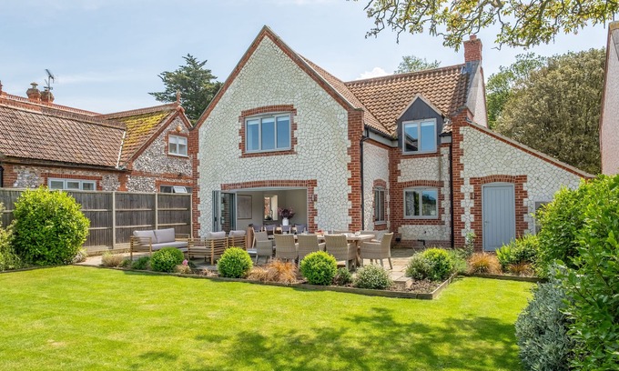 Thornham House | Monteray House (6), Thornham, Norfolk