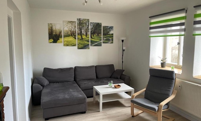 Kleinwaltersdorf Apartment | Monteur Ferienwohnungen OT Kleinwaltersdorf mit Außensitzecke und Grill