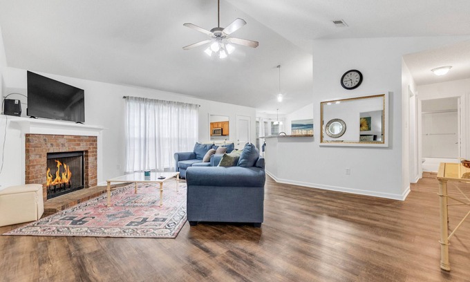 Southaven House | MONTHLY STAYS-Charming 4BR Southaven Home-Near Stateline, Silo Square.