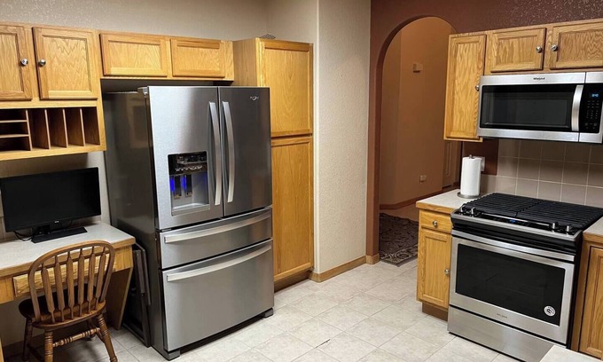 Windsor House | Monthly Windsor 3 bed 2 bath near Downtownnn