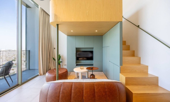 Al Satwa Apartment | Mood 22 - Deluxe Loft Studio: Chic & Cozy Retreat