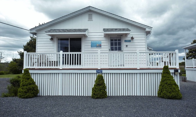Ogunquit - Wells Cottage | Moody Beach Rentals Pet Friendly! UNIT Turtle