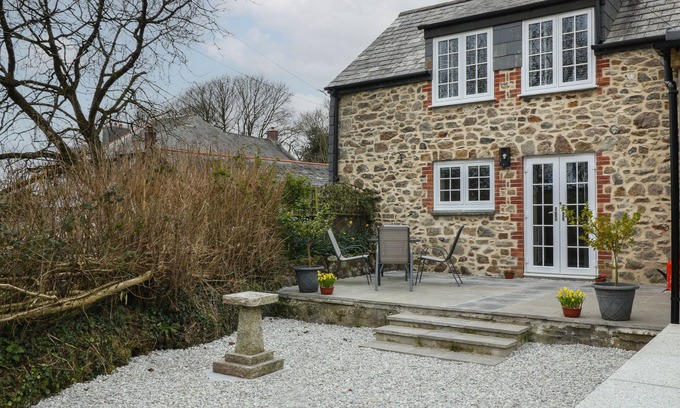 St. Cleer Cottage | MOOHEY BARN, character holiday cottage, with a garden in St Cleer