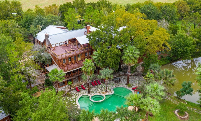 Satin Cabin | Moon River Ranch