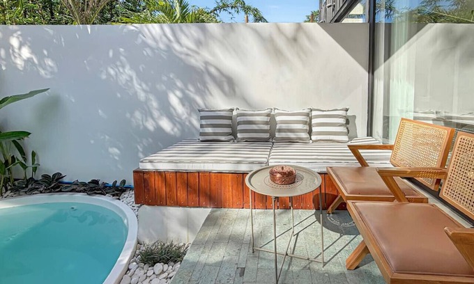 Babakan Apartment | Moon Studio - Private Pool Loft Canggu