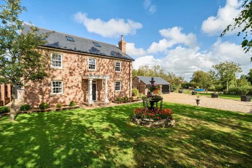 Poulton-le-Fylde House | Moor End Manor