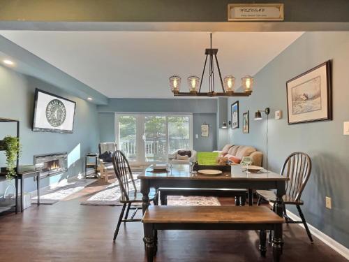 Killington Apartment | Moose Tracks Lodge - Pool, Hot Tub, Golf, Sauna