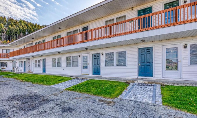 Rockwood Hotel | Moosehead Condo Unit #5