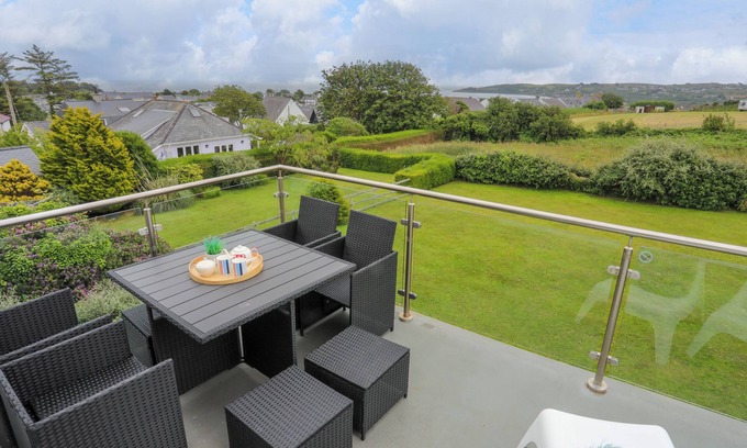 Abersoch Cottage | MOR GLAS, pet friendly, country holiday cottage in Abersoch