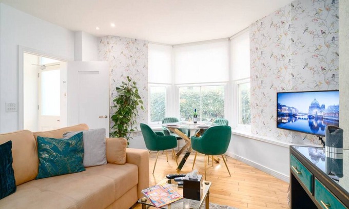 Roath Apartment | Morning Breeze - Spacious Modern 1 Bed Apartment