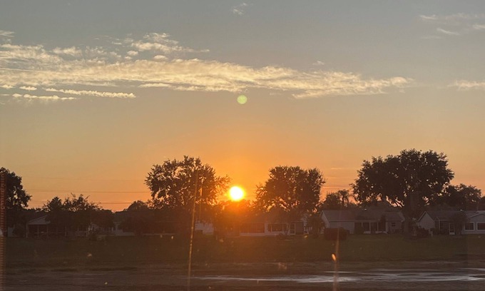Alhambra House | Morning Coffee w/Sunrise 1-2 bedroom in The Villages w/WIFI