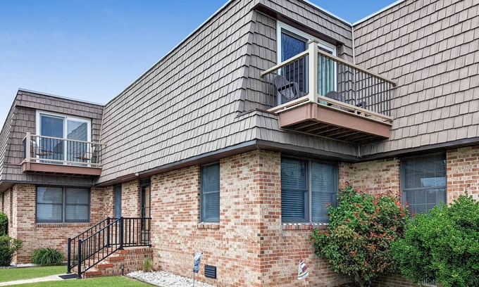 Chincoteague House | Morning Memories - Pet friendly; Shared pool & dock!