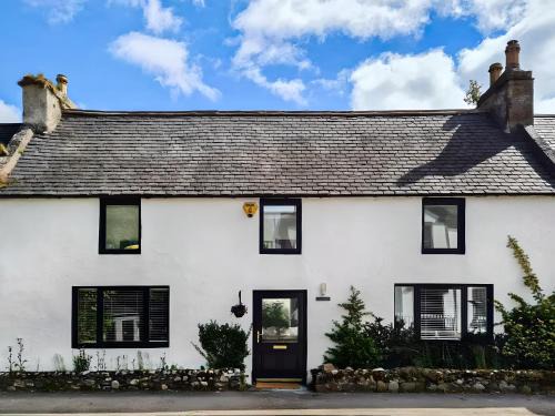 Bonar Bridge Apartment | Morningside long term rental home