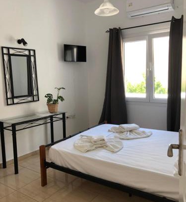 Milos Apartment | moschoula studios plaka