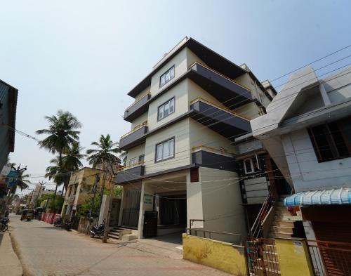 Madurai Hotel | MOSHIS NEST