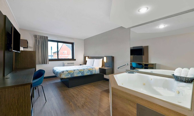 Southwest Area Hotel | Motel 6 Cedar Rapids, IA - Airport