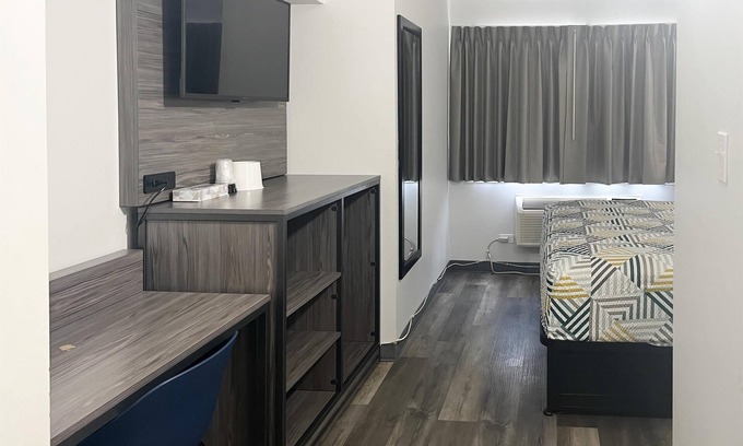 Washington Heights Hotel | Motel 6 - Chicago, IL