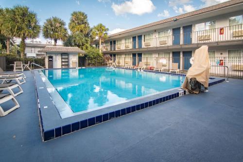 Kissimmee Hotel | Motel 6-Kissimmee, FL - Orlando