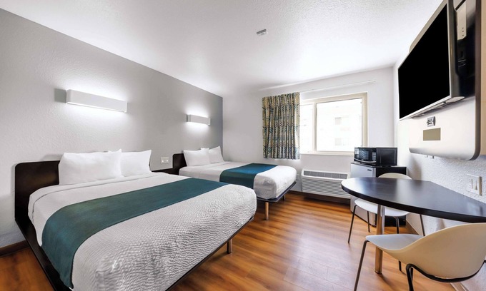 SeaTac Hotel | Motel 6 Seattle, WA - Sea-Tac Airport South
