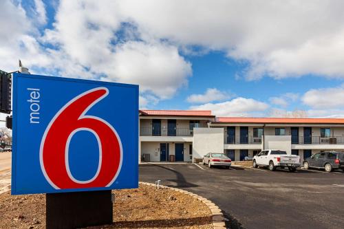 Show Low Hotel | Motel 6-Show Low, AZ
