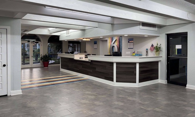 Tallahassee Hotel | Motel 6 Tallahassee, FL – North Monroe
