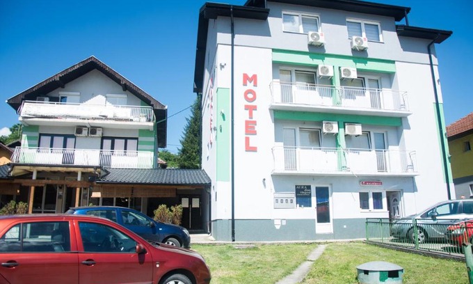 Visegrad Hotel | Motel Aura
