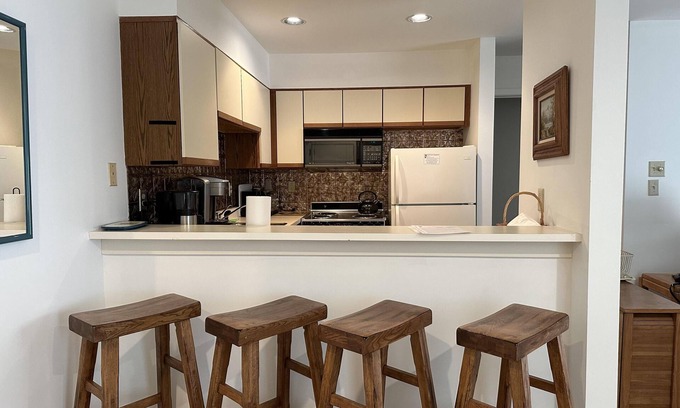 West Dover Condo | Mount Snow Condo at Snow Mountain Village; Great Views, Free shuttle, Pool.