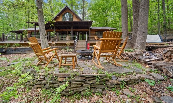 Tate Cabin | Mountain Cabin w/Hot tub & Game Room