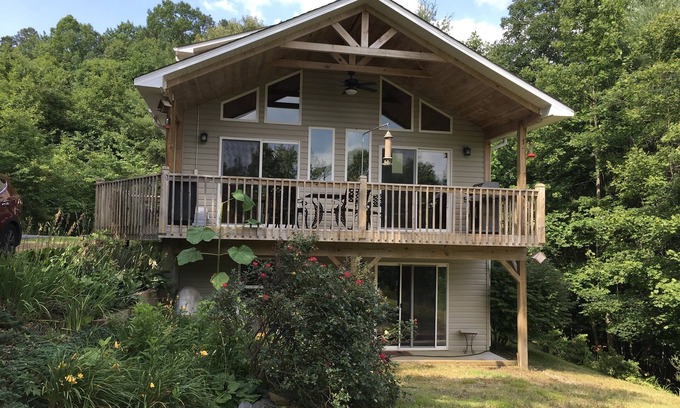 Unaka House | Mountain Home at Bear Paw on Lake Hiwassee