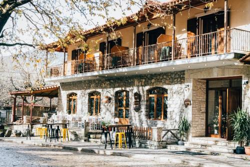 Kalavrita Apartment | Mountain Hotels "Aroanides"
