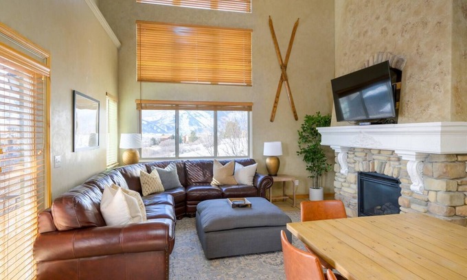 Eden House | Mountain Lake Retreat (C302) Hot Tub | Weekly Disc