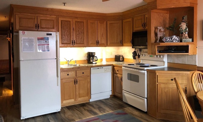 Snowshoe Condo | Mountain Lodge Ski-in/Out, Next to Village, Pvt Parking 239