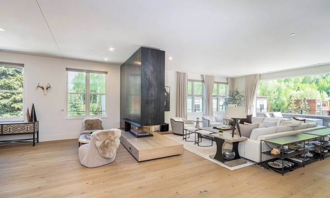 Telluride Condo | Mountain Luxury: Fir House, Telluride's Tranquil Retreat