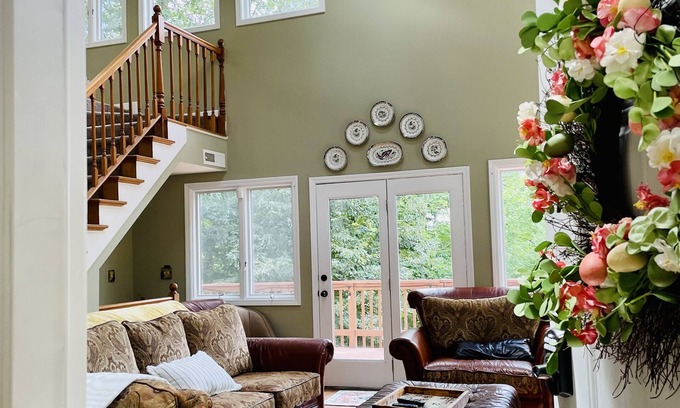 Dahlonega House | Mountain Magic in the Heart of Wine Country!