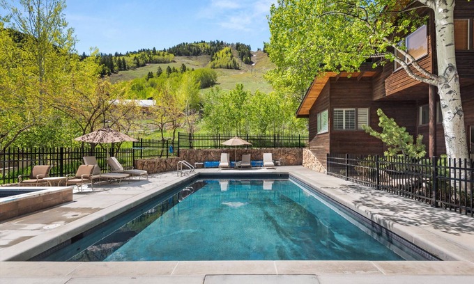 Aspen Condo | Mountain Queen Condos by iTrip Aspen Snowmass