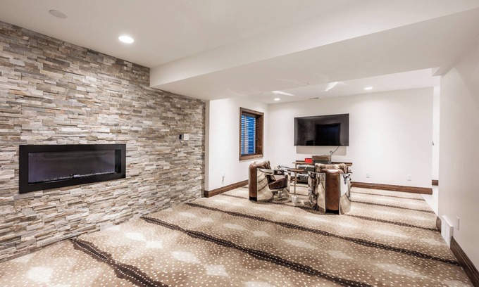 Pinebrook House | Mountain retreat in Park City! Modern inside/ traditional outside. Sleeps 8-10