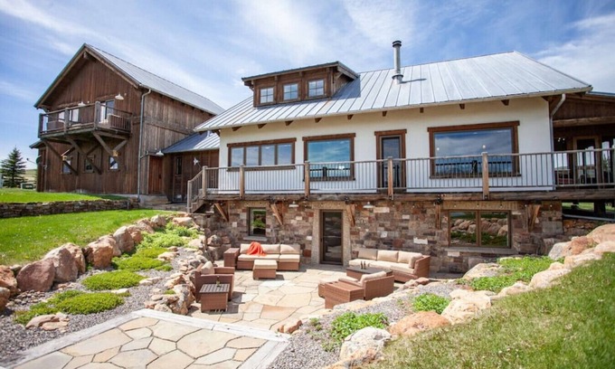 Livingston House | Mountain Retreat: Luxurious Chalet w/Pond & Sauna Near Yellowstone