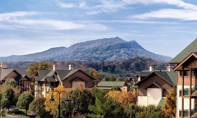 Sevierville Resort | Mountain Retreat – Spacious 2-Bedroom at Club Wyndham Smoky Mountains