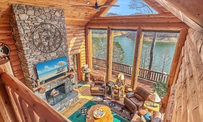 Bryson City Cabin | Mountain Ridge Lake House