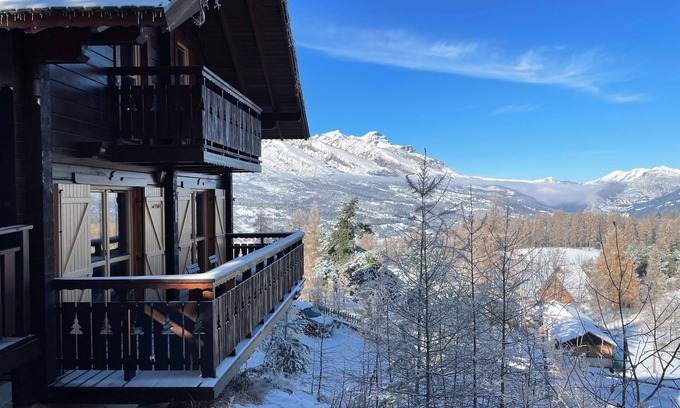 La Joue du Loup Ski Chalet | Mountain ski chalets in “La Joue Du Loup' in Le Dévoluy (Hautes-Alpes)