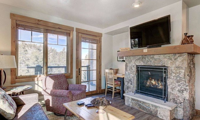 Breckenridge Condo | Mountain Thunder - Renovated Ski-in/Gondola-out, high-end, hot tub, pool, free p