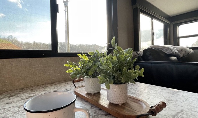 Morganton House | Mountain treat in a glamping form