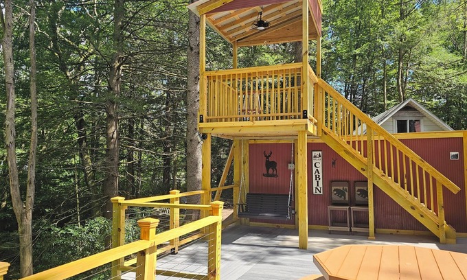 Jefferson Township Cabin | Mountain Tree House , Private & secluded. Positioned on a babbling stream.