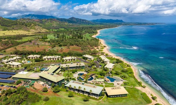 Hanamaulu Apartment | Mountain View, 4 Star Beachfront Resort, Lanai, AC, Pool, Restaurant, Gym, Spa