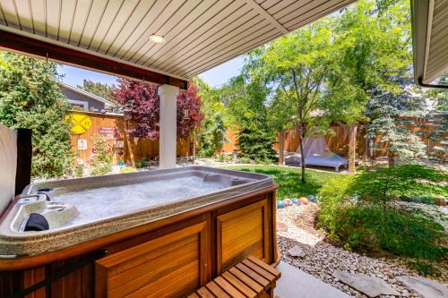 Cottonwood Heights Apartment | Mountain View and Shared Hot Tub Apt by Ski Resorts