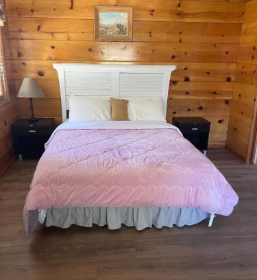 Wrightwood Hotel | Mountain View Cabins